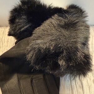Elegant black Fur-Trimmed Women's Gloves